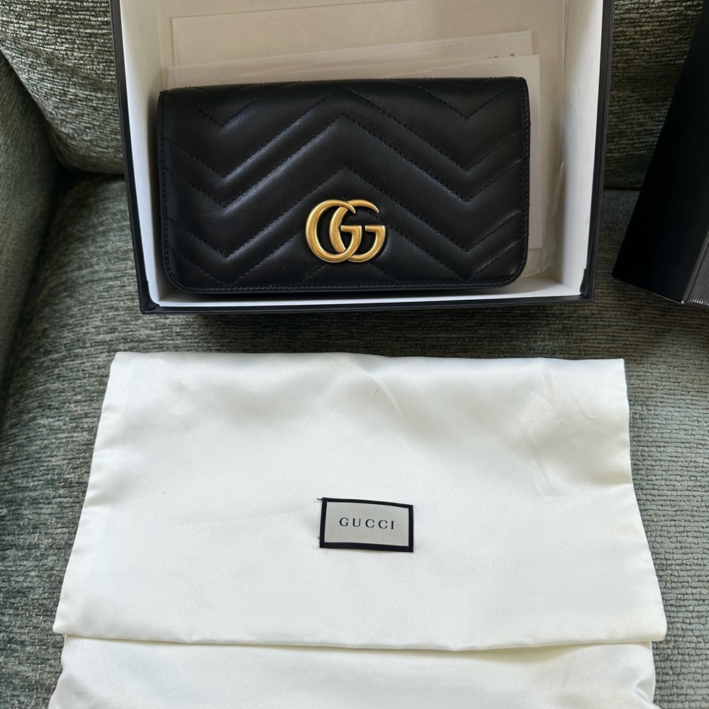 SOLD!! GG Marmont 2.0 Gucci Shoulder/Crossbody- Excellent Condition!